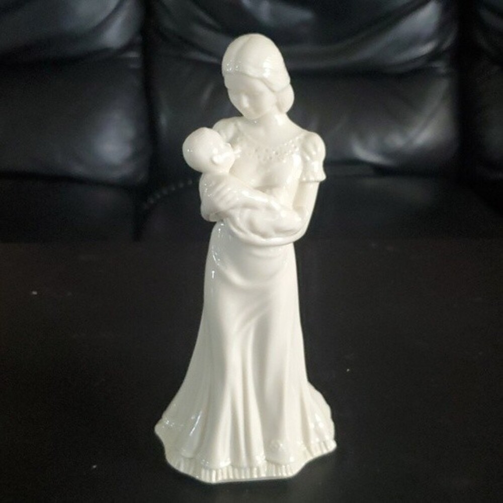 Lenox Porcelain Figurine Mother and Child - gold backstamp